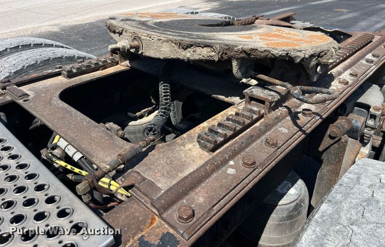 image for item LD9419 2007 Kenworth W900 semi truck