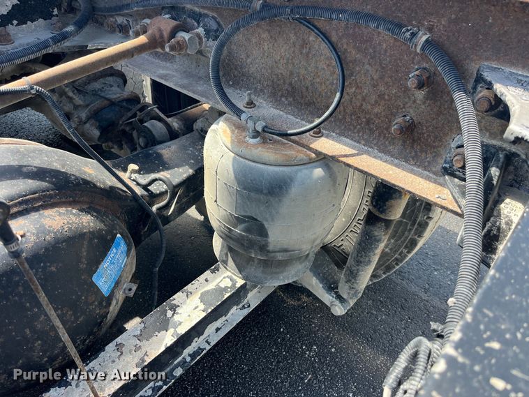 image for item LD9419 2007 Kenworth W900 semi truck