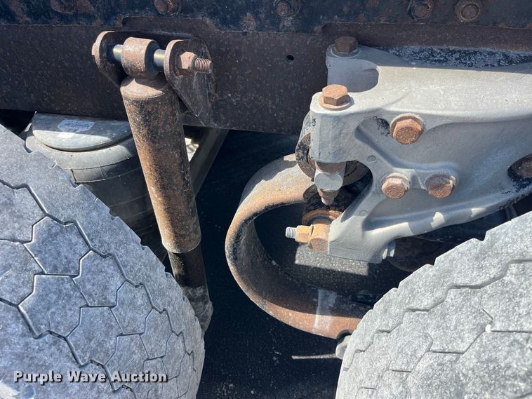 image for item LD9419 2007 Kenworth W900 semi truck