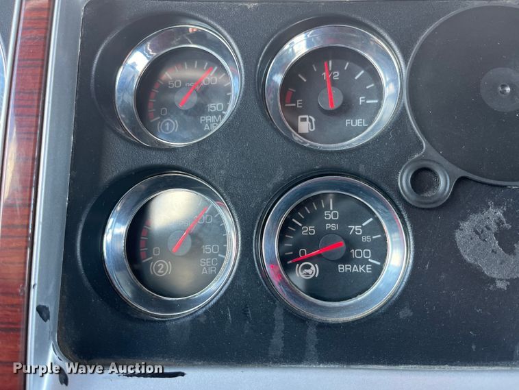 image for item LD9419 2007 Kenworth W900 semi truck