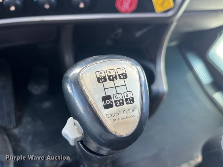 image for item LD9419 2007 Kenworth W900 semi truck