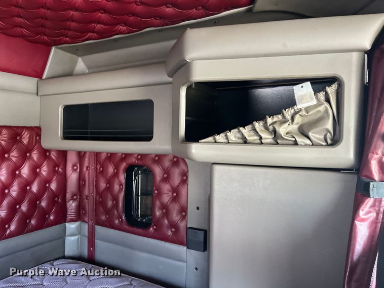 image for item LD9419 2007 Kenworth W900 semi truck