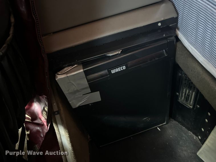 image for item LD9419 2007 Kenworth W900 semi truck