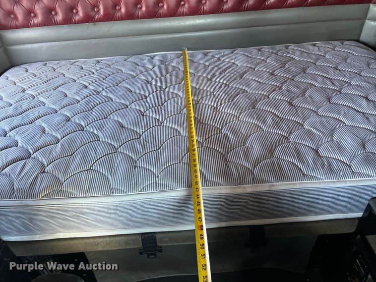 image for item LD9419 2007 Kenworth W900 semi truck