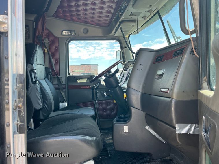 image for item LD9419 2007 Kenworth W900 semi truck