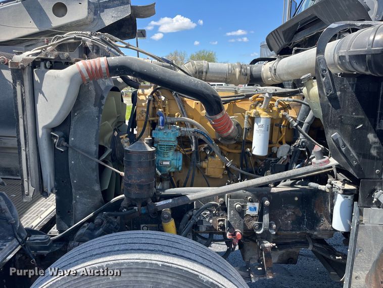 image for item LD9419 2007 Kenworth W900 semi truck