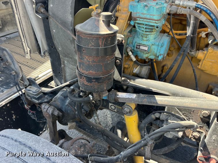 image for item LD9419 2007 Kenworth W900 semi truck