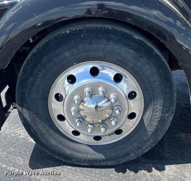 image for item LD9419 2007 Kenworth W900 semi truck