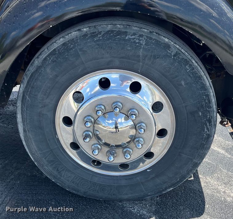 image for item LD9419 2007 Kenworth W900 semi truck