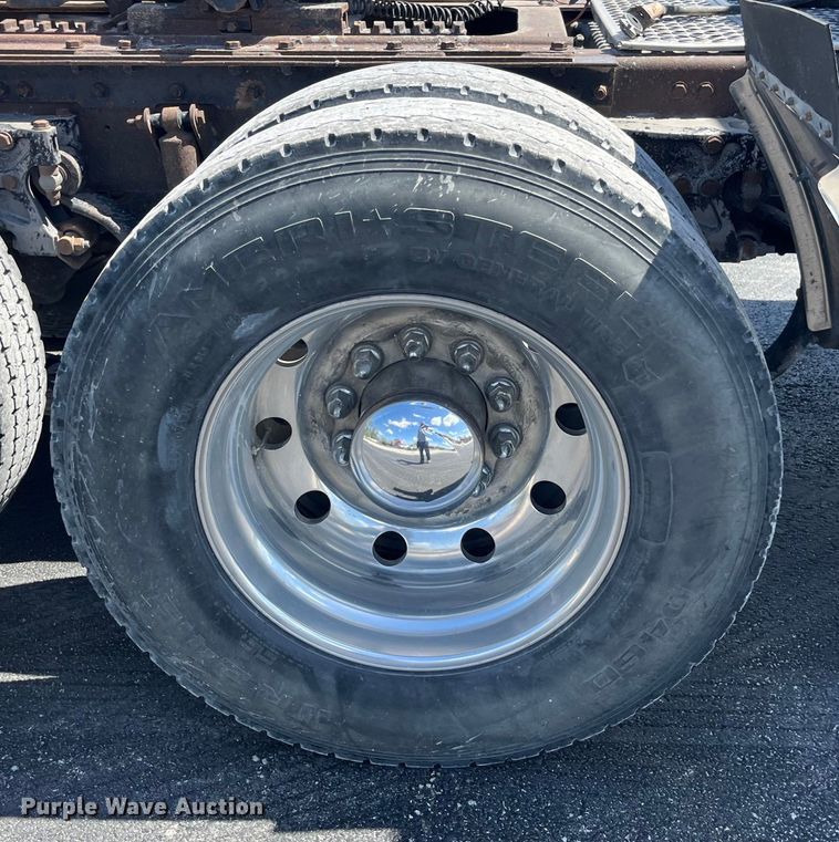 image for item LD9419 2007 Kenworth W900 semi truck