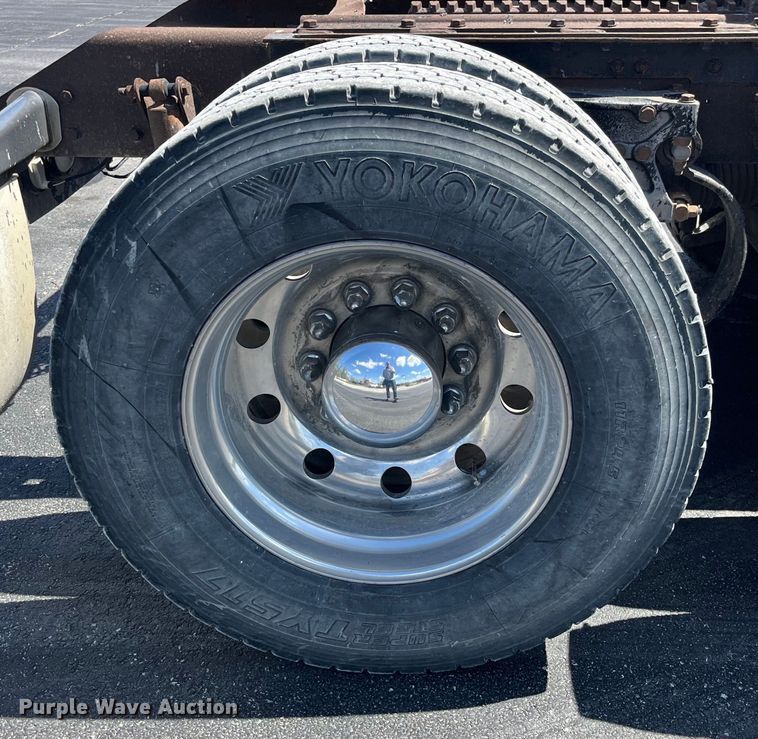 image for item LD9419 2007 Kenworth W900 semi truck