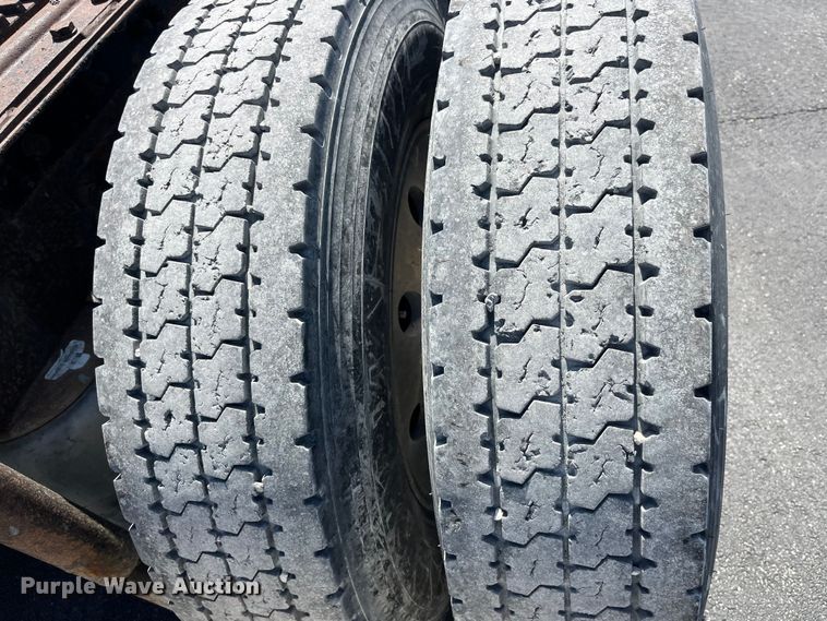 image for item LD9419 2007 Kenworth W900 semi truck