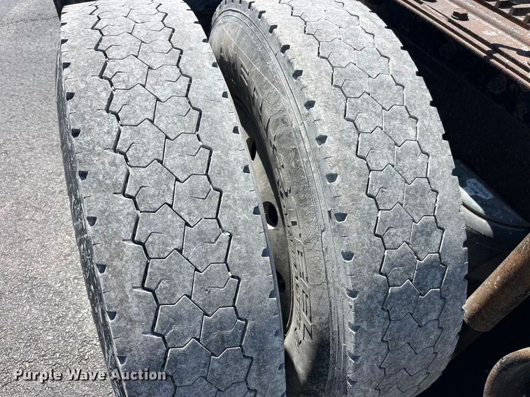 image for item LD9419 2007 Kenworth W900 semi truck