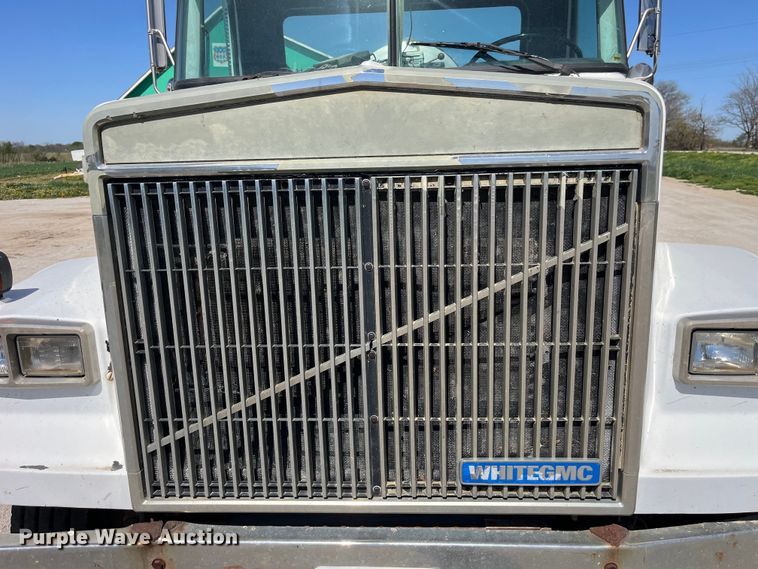 image for item LD9431 1988 White GMC WCM flatbed truck