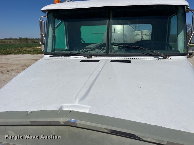 image for item LD9431 1988 White GMC WCM flatbed truck