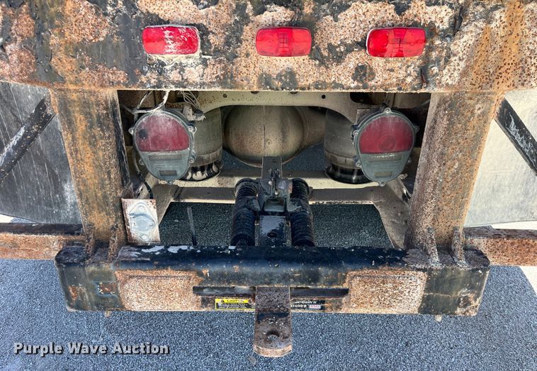 image for item LD9431 1988 White GMC WCM flatbed truck