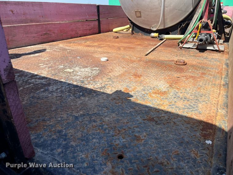 image for item LD9431 1988 White GMC WCM flatbed truck