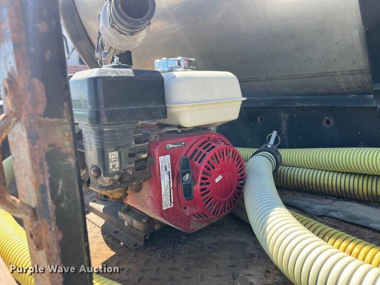 image for item LD9431 1988 White GMC WCM flatbed truck