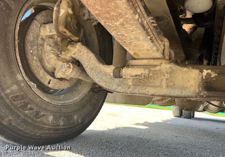 image for item LD9431 1988 White GMC WCM flatbed truck