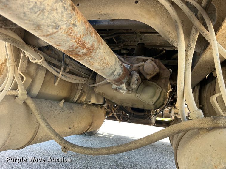 image for item LD9431 1988 White GMC WCM flatbed truck