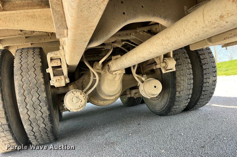 image for item LD9431 1988 White GMC WCM flatbed truck