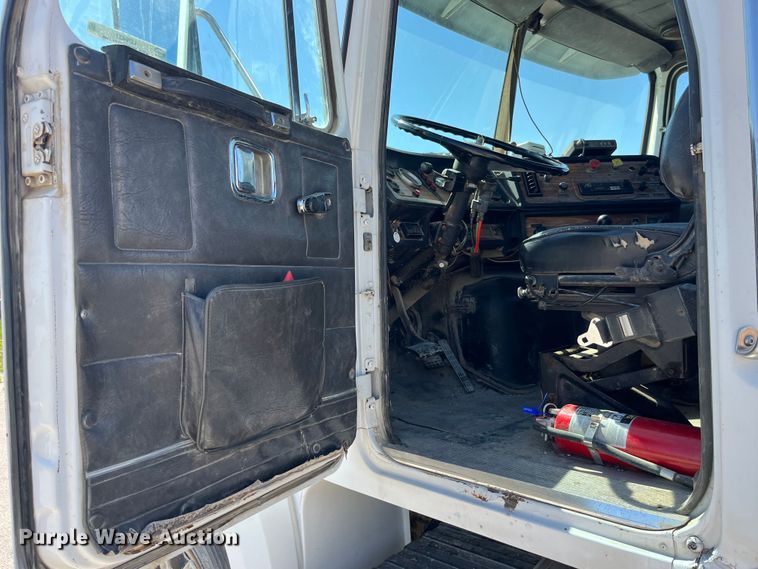 image for item LD9431 1988 White GMC WCM flatbed truck