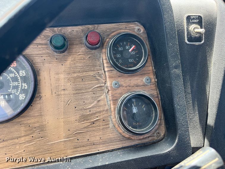 image for item LD9431 1988 White GMC WCM flatbed truck