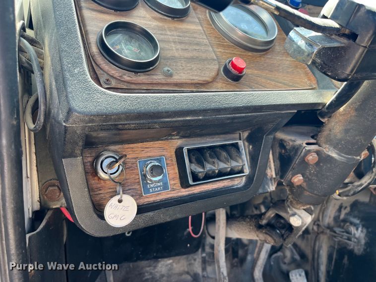 image for item LD9431 1988 White GMC WCM flatbed truck