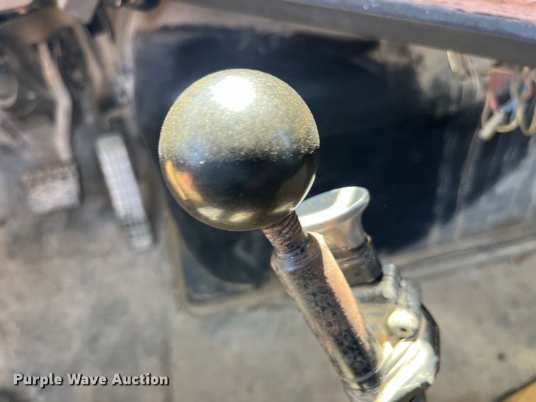 image for item LD9431 1988 White GMC WCM flatbed truck