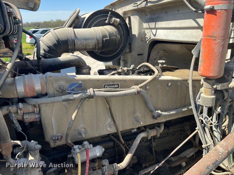 image for item LD9431 1988 White GMC WCM flatbed truck