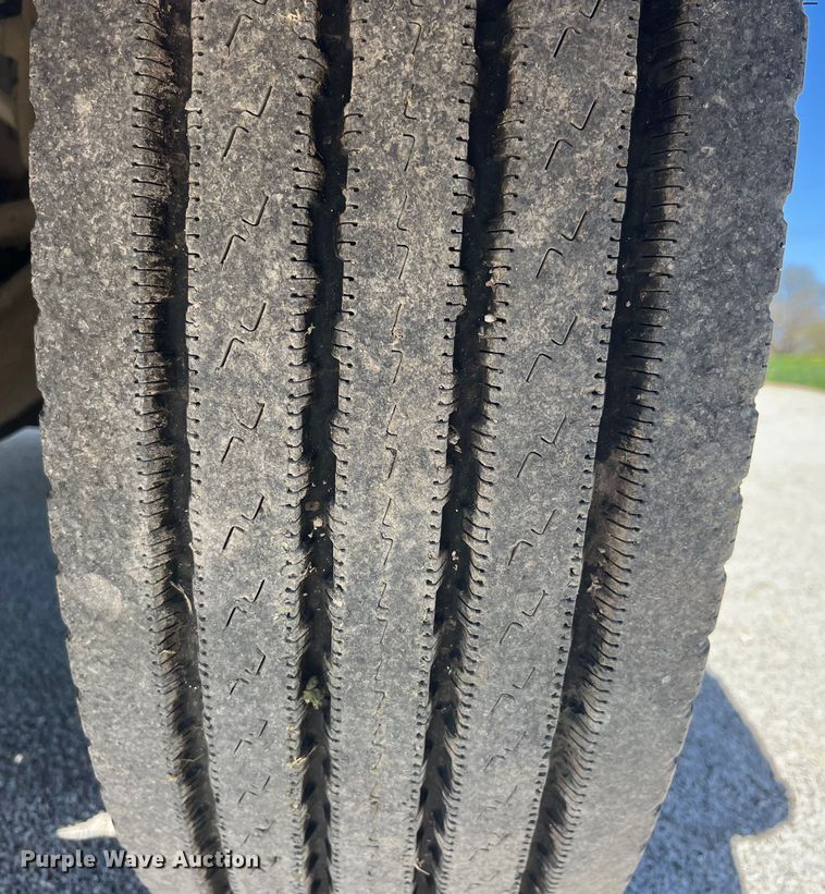 image for item LD9431 1988 White GMC WCM flatbed truck