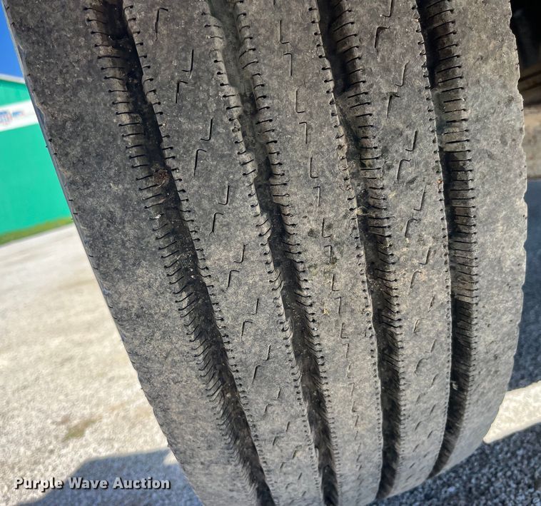 image for item LD9431 1988 White GMC WCM flatbed truck