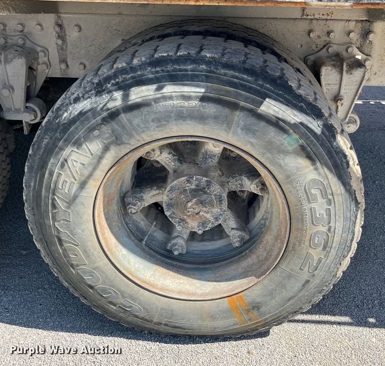 image for item LD9431 1988 White GMC WCM flatbed truck