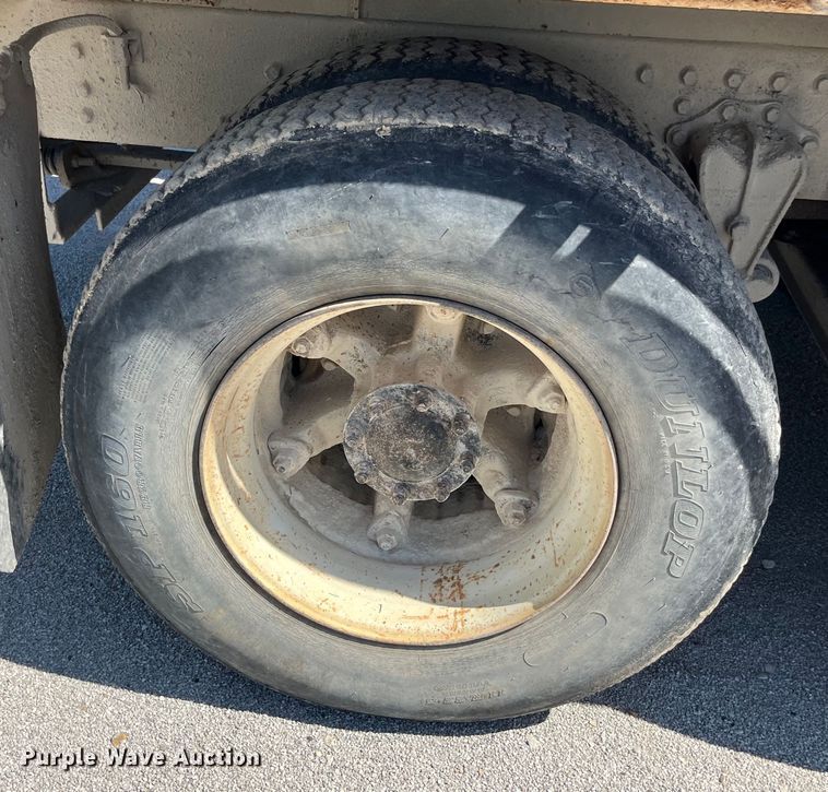 image for item LD9431 1988 White GMC WCM flatbed truck