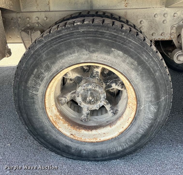 image for item LD9431 1988 White GMC WCM flatbed truck