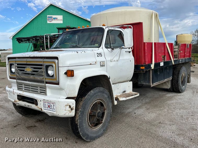 image for item LD9434 1989 Chevrolet 70 flatbed truck