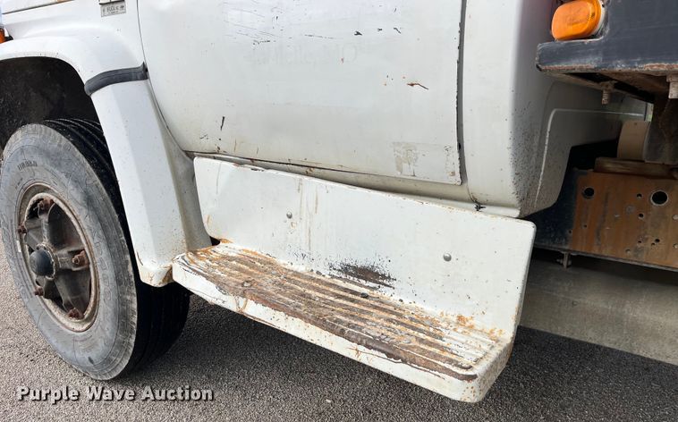 image for item LD9434 1989 Chevrolet 70 flatbed truck