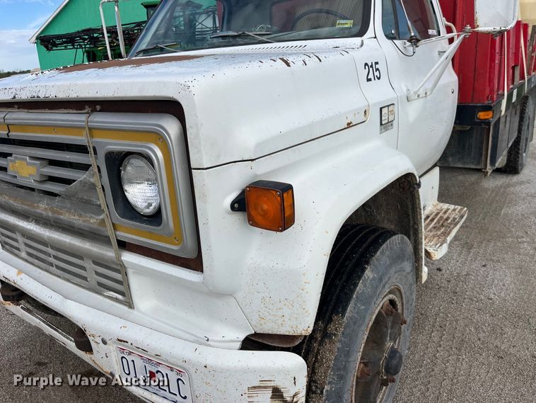 image for item LD9434 1989 Chevrolet 70 flatbed truck