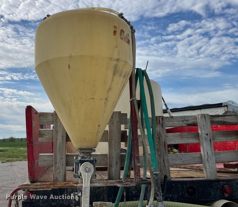 image for item LD9434 1989 Chevrolet 70 flatbed truck