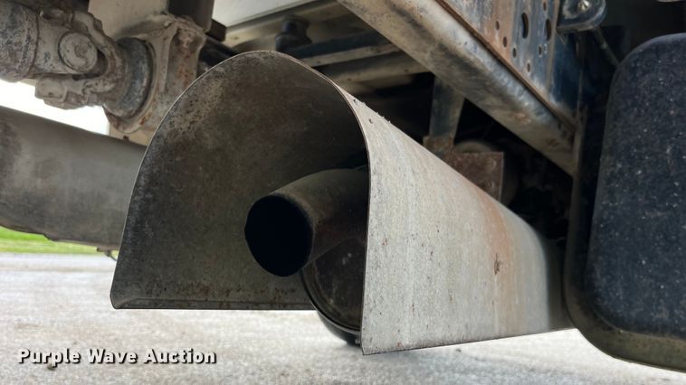 image for item LD9434 1989 Chevrolet 70 flatbed truck