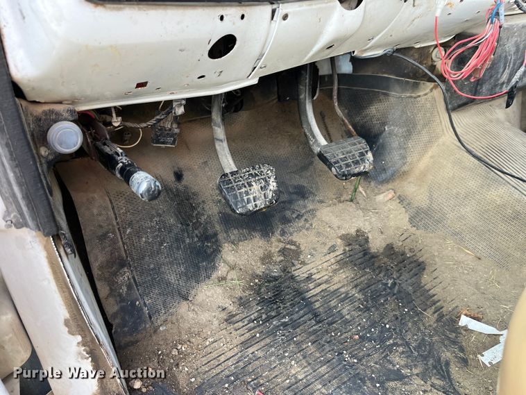 image for item LD9434 1989 Chevrolet 70 flatbed truck