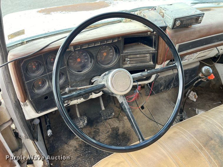 image for item LD9434 1989 Chevrolet 70 flatbed truck