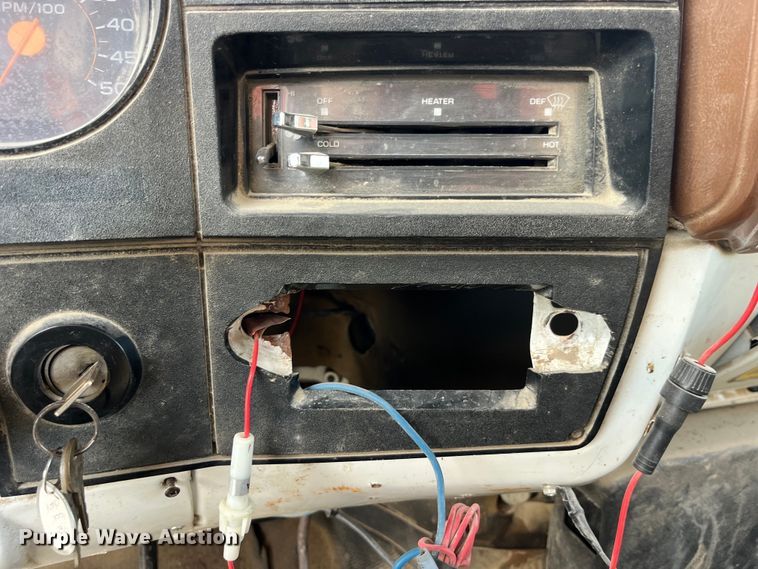 image for item LD9434 1989 Chevrolet 70 flatbed truck