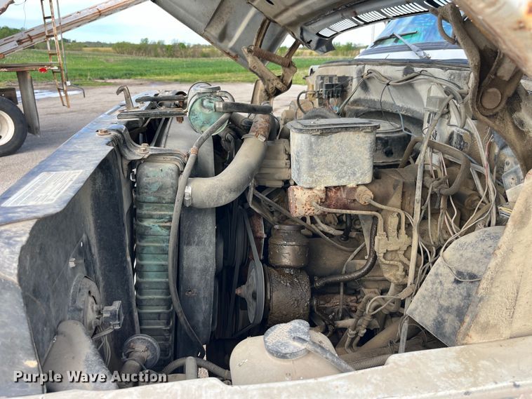 image for item LD9434 1989 Chevrolet 70 flatbed truck