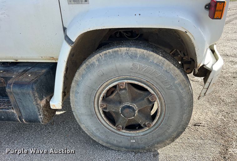 image for item LD9434 1989 Chevrolet 70 flatbed truck