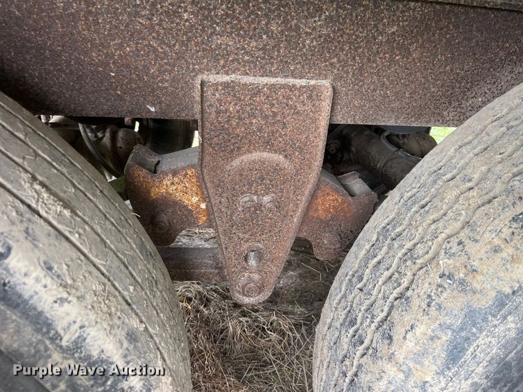 image for item LD9443 1988 Utility Trailer Inc dry van trailer