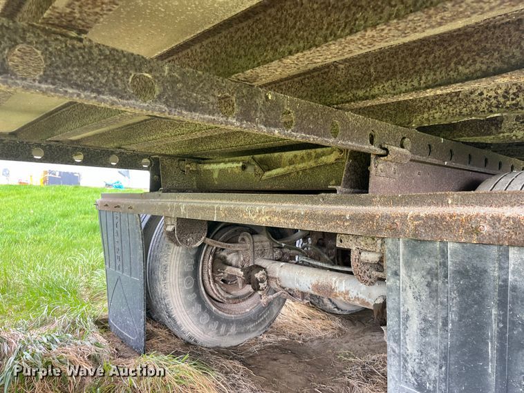 image for item LD9443 1988 Utility Trailer Inc dry van trailer