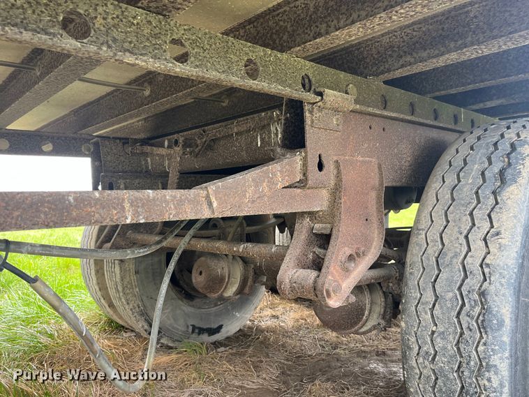 image for item LD9443 1988 Utility Trailer Inc dry van trailer