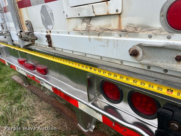 image for item LD9443 1988 Utility Trailer Inc dry van trailer