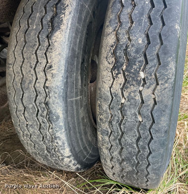 image for item LD9443 1988 Utility Trailer Inc dry van trailer